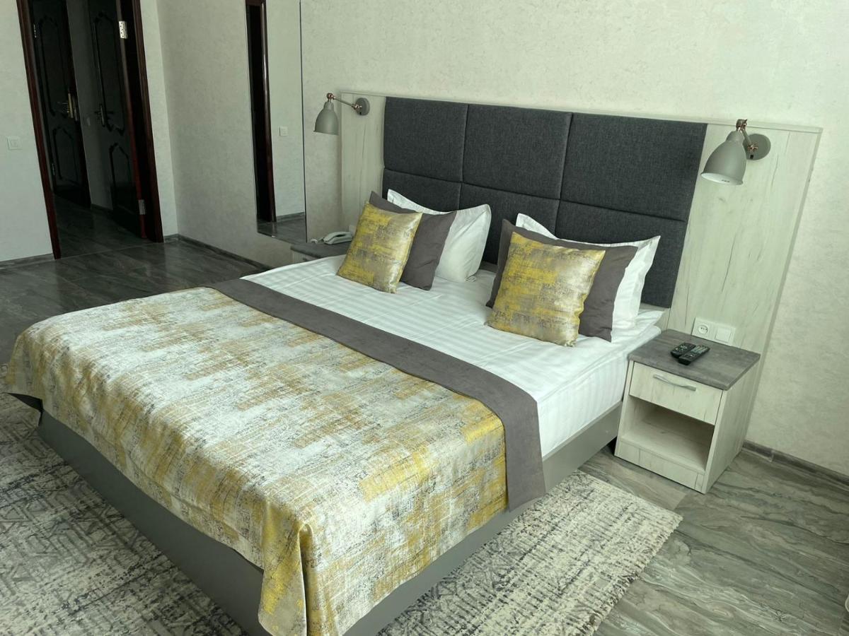 Altyn Adam Hotel بتروبافلوفسك المظهر الخارجي الصورة