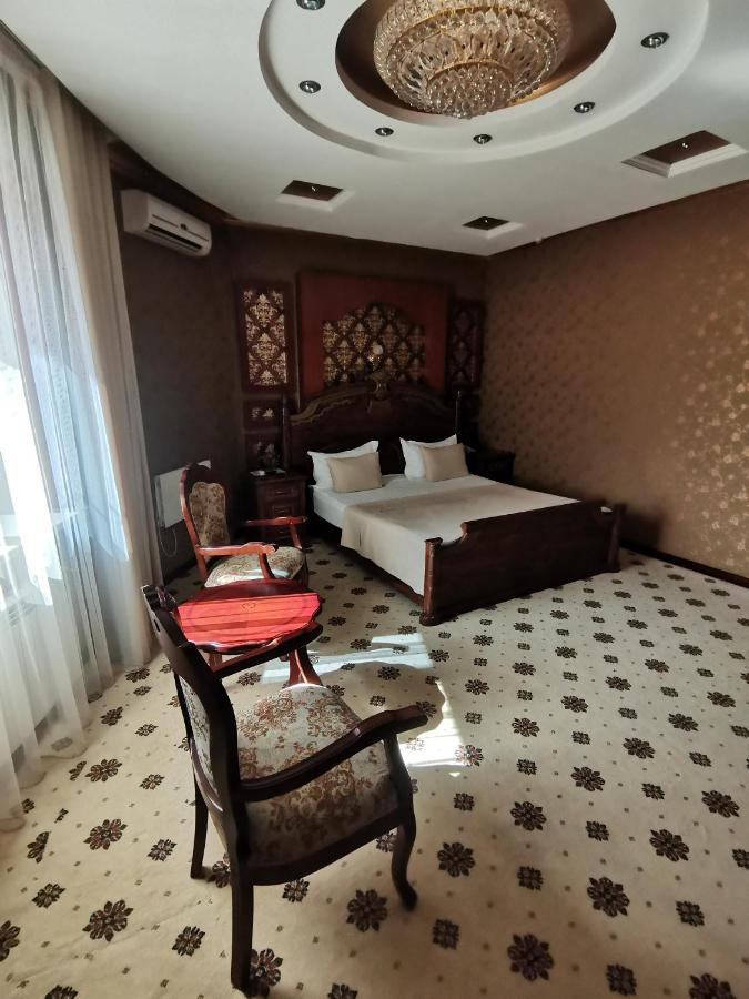 Altyn Adam Hotel بتروبافلوفسك المظهر الخارجي الصورة