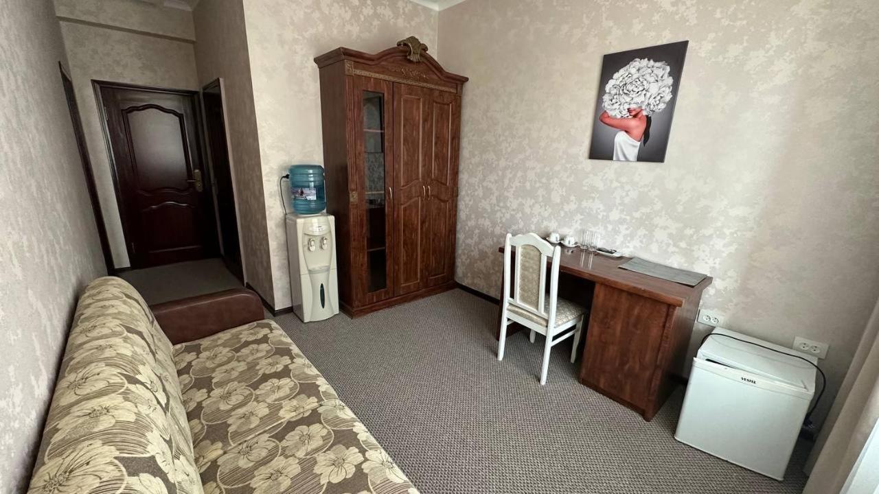 Altyn Adam Hotel بتروبافلوفسك المظهر الخارجي الصورة
