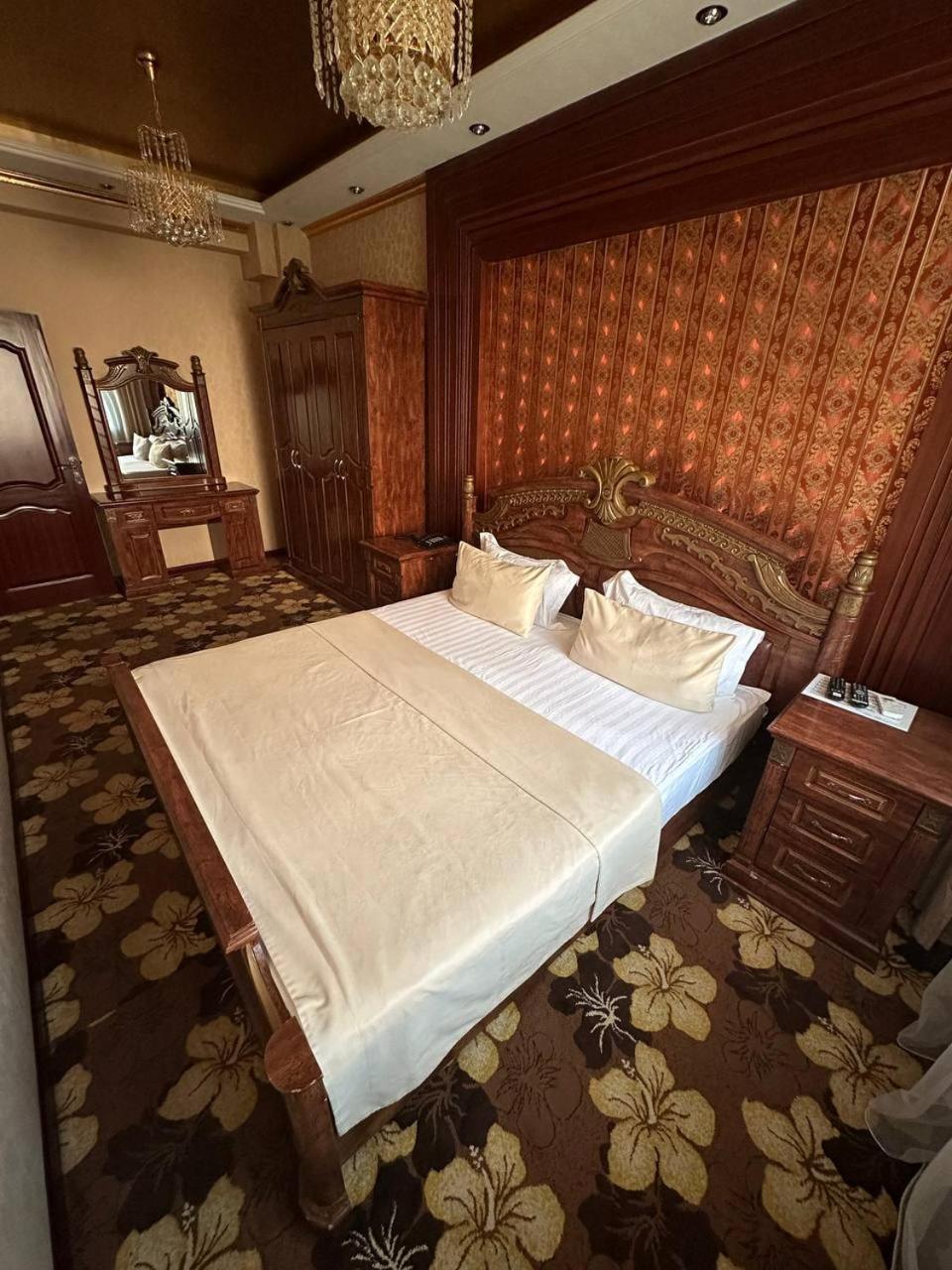 Altyn Adam Hotel بتروبافلوفسك المظهر الخارجي الصورة